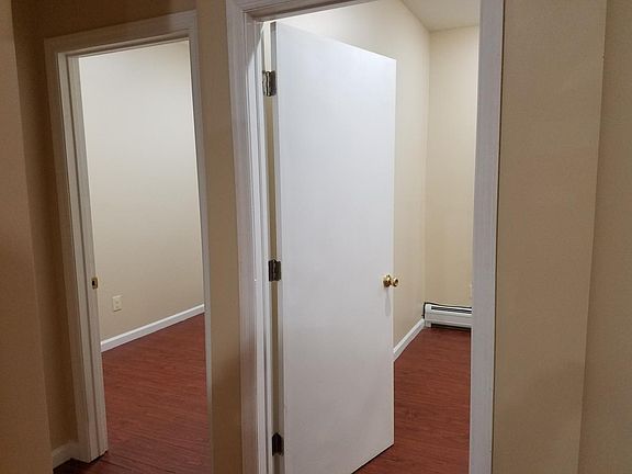 TOW BED ROOMS ENTRANCE