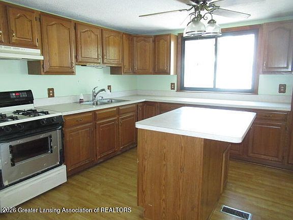 5th image of 736 Jessop Ave