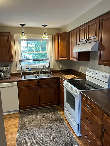 2 Lawrence Ln #B Photo 1