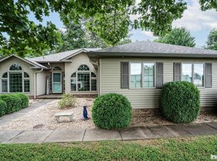 2803 Hickory Ln, Marion, IL 62959