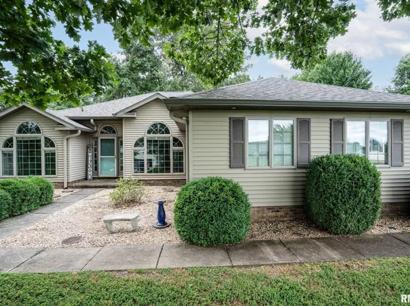 2803 Hickory Ln, Marion, IL 62959