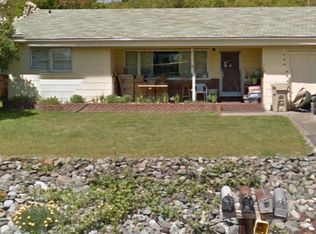 1130 NW Bellevue Pl, Grants Pass, OR