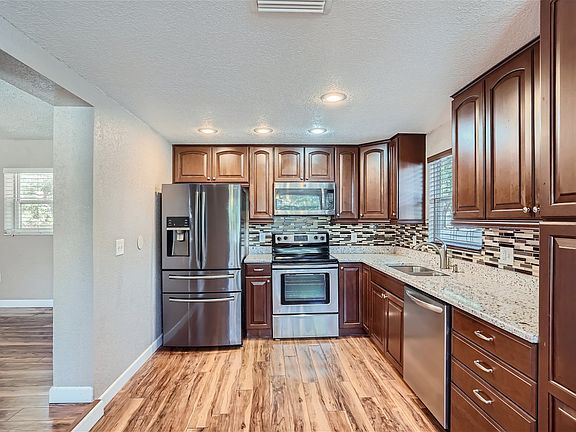 5th image of 6409 Interbay Blvd