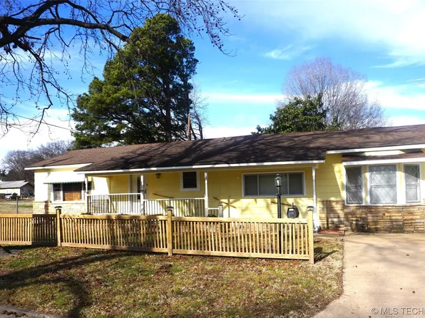 305 W 15th St, Okmulgee, OK 74447