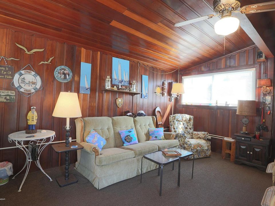 SITTING AREA