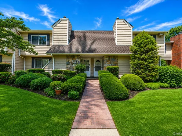 230 Lake Pointe Circle #230, Middle Island, NY 11953