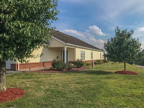 2nd image of 1703 Foxtail Ln #1703