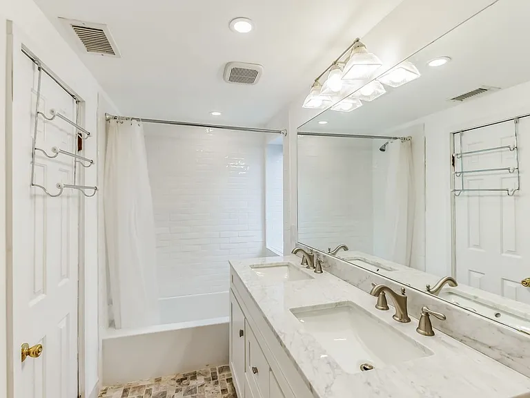1425 N Line St — Photo 23