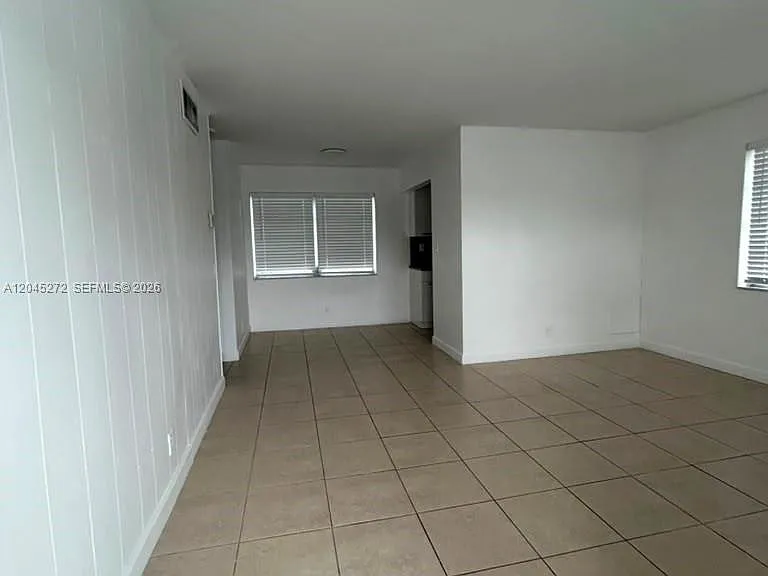 2435 Van Buren St #1B — Photo 10