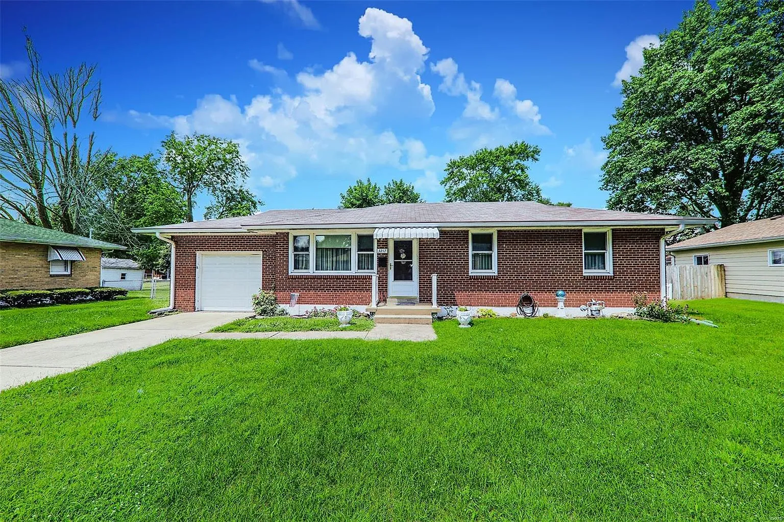 3217 Davis Ave photo 1