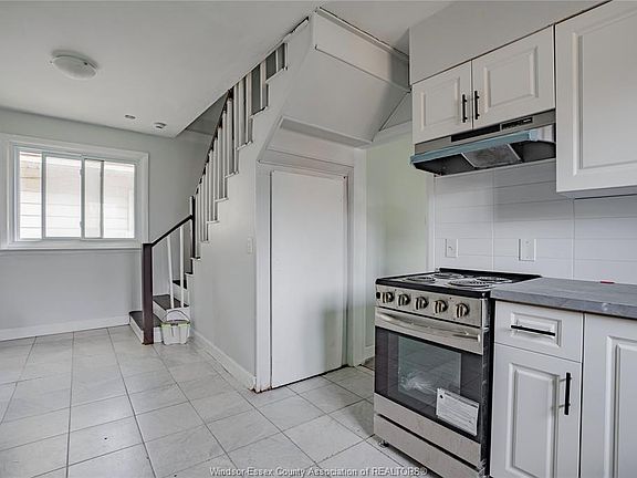 3rd image of 3668 King St
