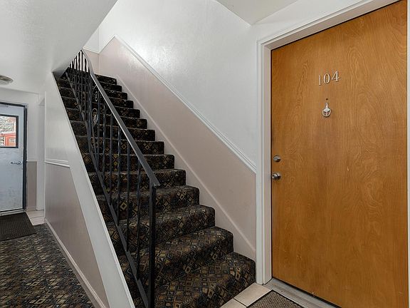 2nd image of 909 S Pearl St APT 104
