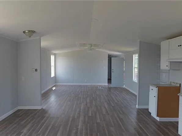 732D Rogers St, Normangee, TX 77871