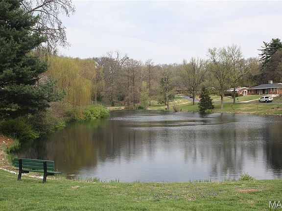4th image of 6 Lake Pembroke Dr