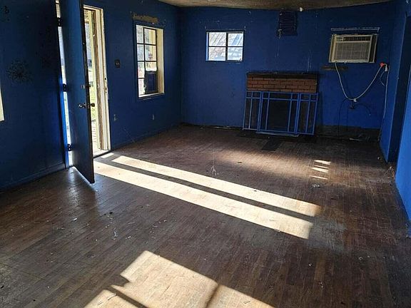 3rd image of 126 Berryhill Rd