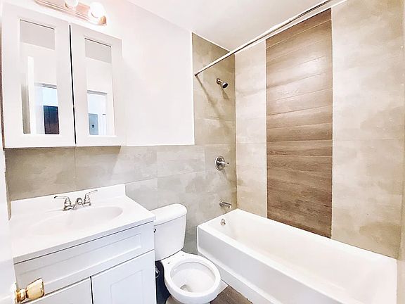 3rd image of 1078 Dekalb Ave #161