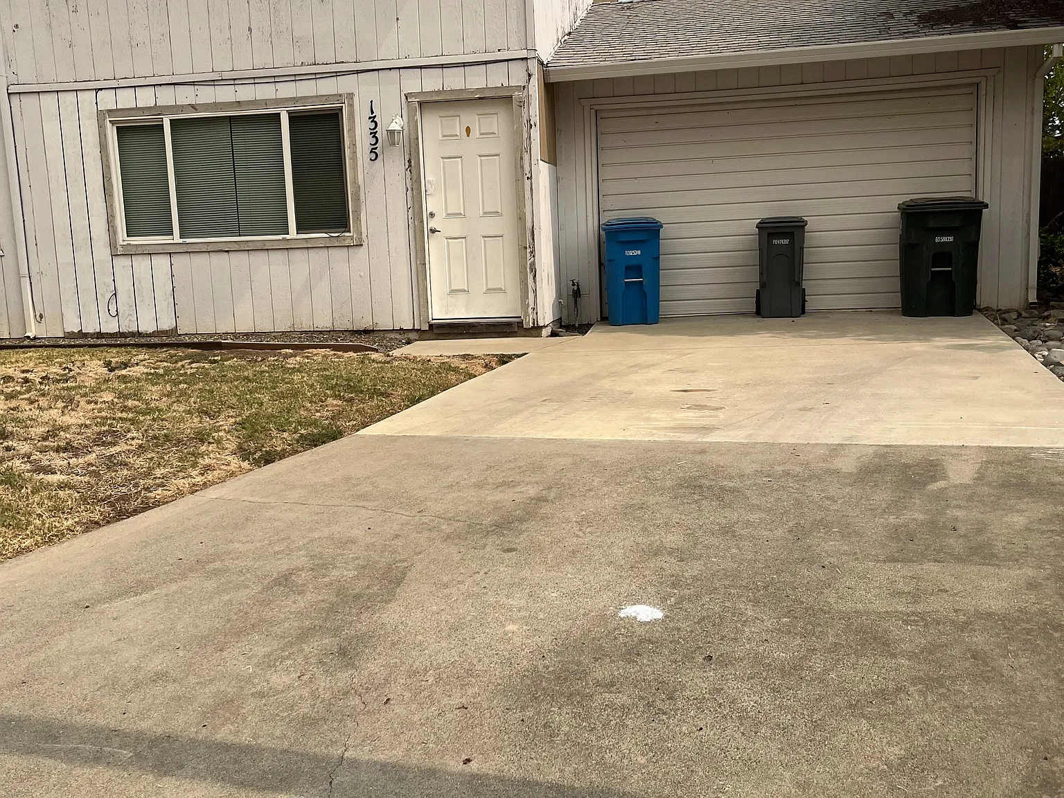 1335 Hobart Dr — Photo 3