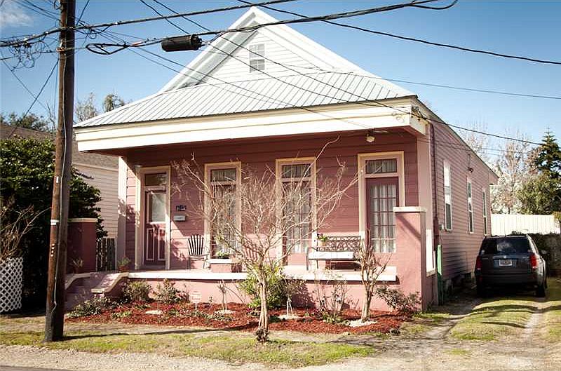 1st image of 1110 Dante St