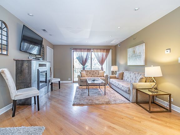 3rd image of 4114 Cove Ln APT B
