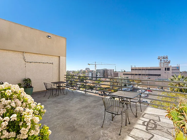 7th Floor outdoor area