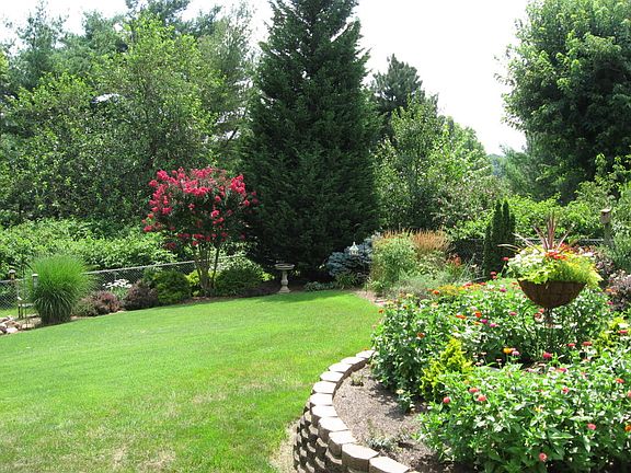 2nd image of 4991 N Lake Dr
