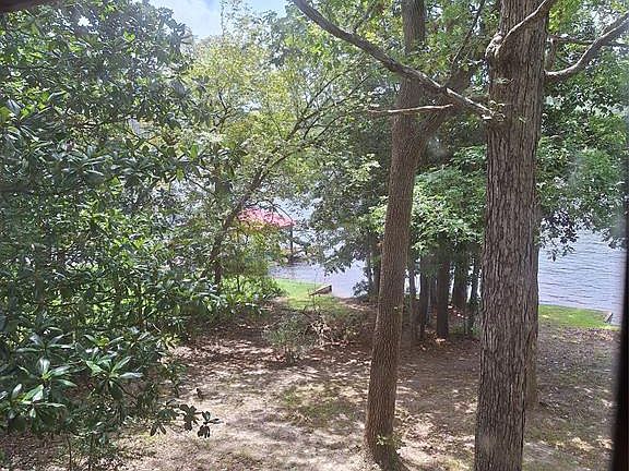 4th image of 492 Sherwood Forest Dr W