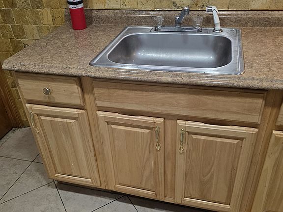 4th image of 226-228 Columbia Ave #1L