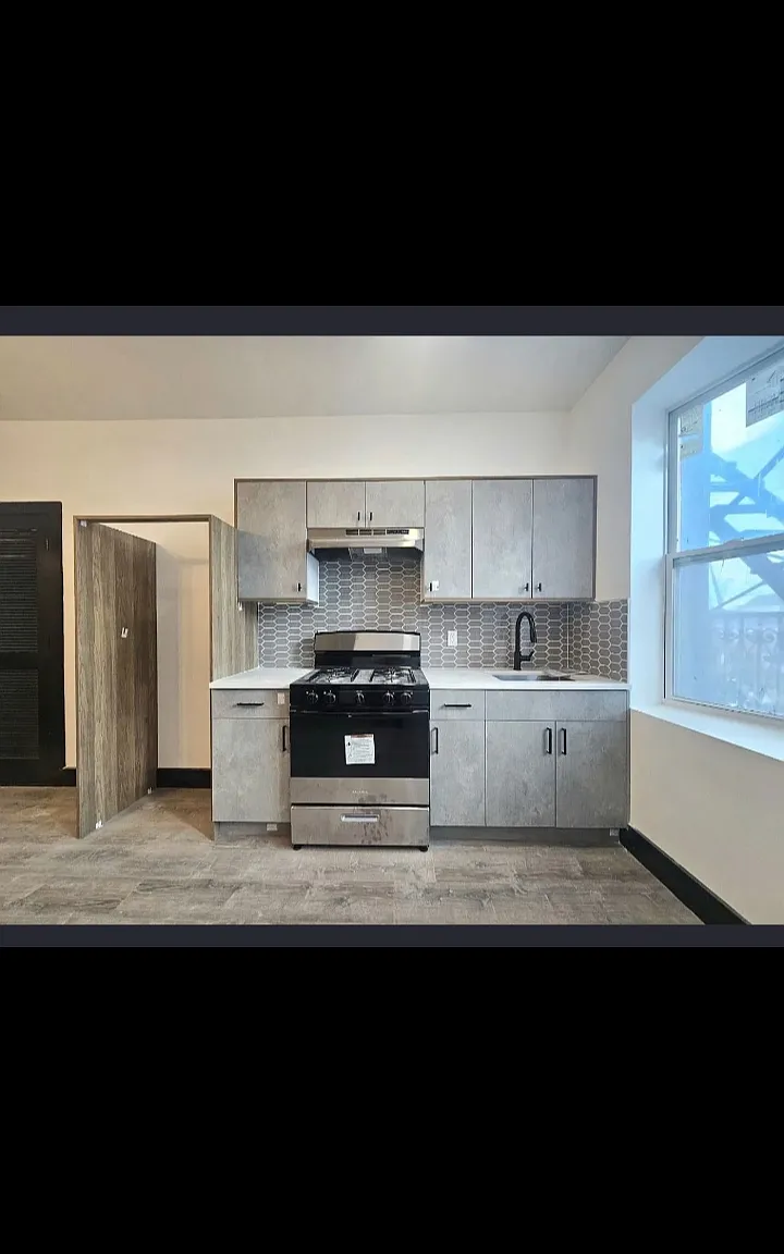 2 bed, $2,000 — Photo 1