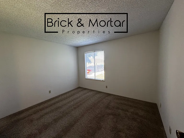 400 S Saliman Rd #B31 — Photo 7