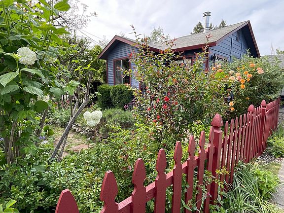 3rd image of 458 E San Francisco Avenue
