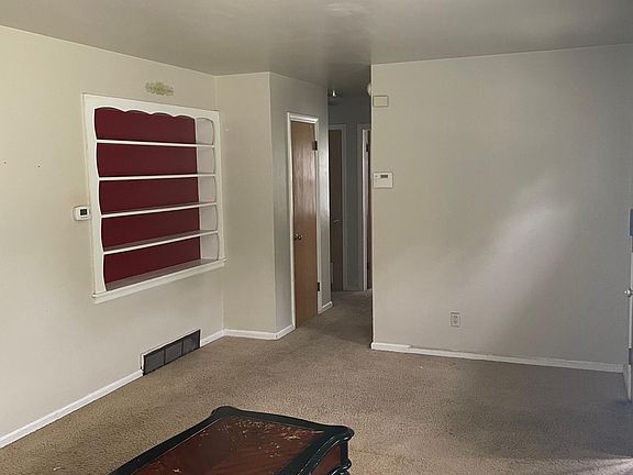 4th image of 11003 E 60th St