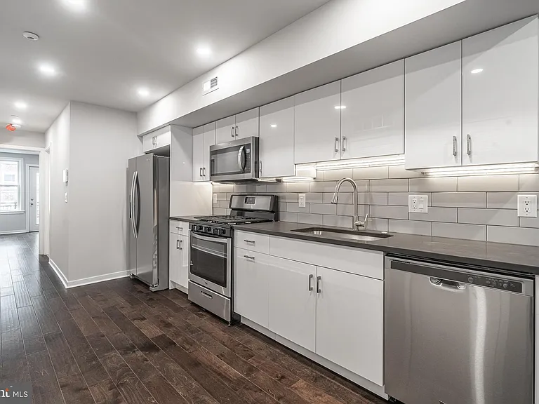 752 S 8th St #2 — Photo 4