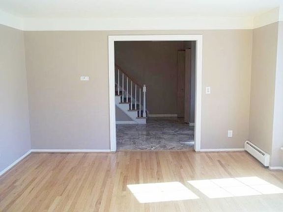 4th image of 21330 Virginia Dr
