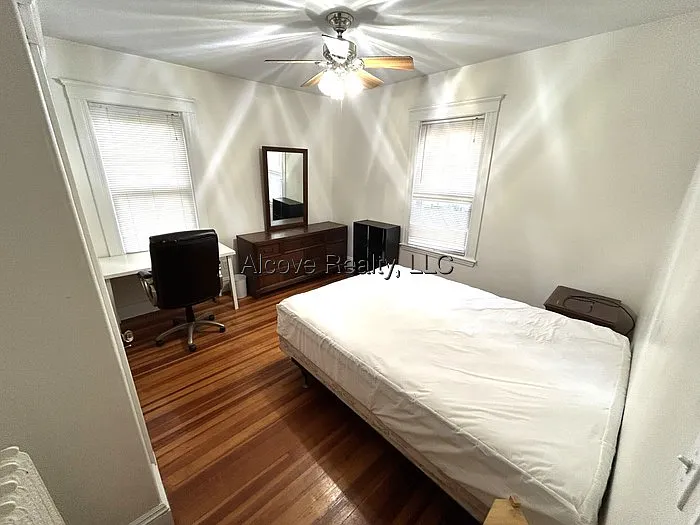 Quincy St — Photo 10