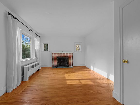 5th image of 69 Parkway Ave