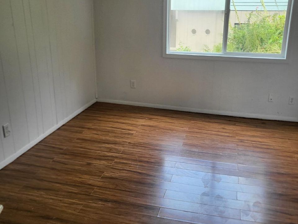 2nd image of 117 Inman St #6