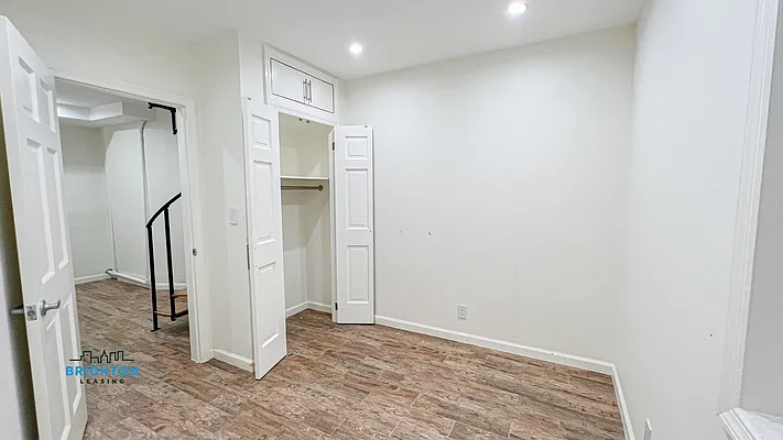 Rented by Brighton Management | media 10