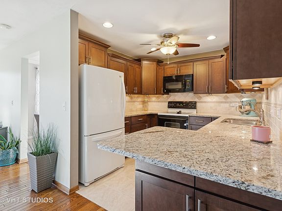 5th image of 3745 Arrowwood Ln