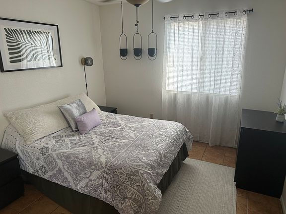 3rd image of 1810 E Blacklidge Dr APT 1022