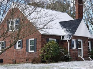 107 Greenway Dr, Mount Airy, NC 27030