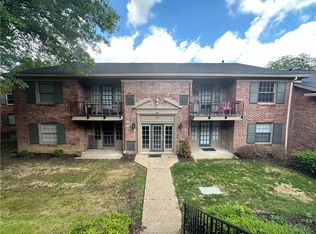 930 Margarite Dr, Pittsburgh, PA 15216