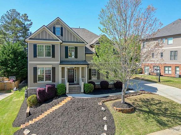 2nd image of 302 Grant Ct