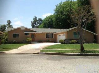 22122 Hemmingway St, Canoga Park, CA 91304