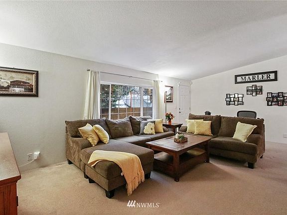 3rd image of 2825 Bonavista Dr SW