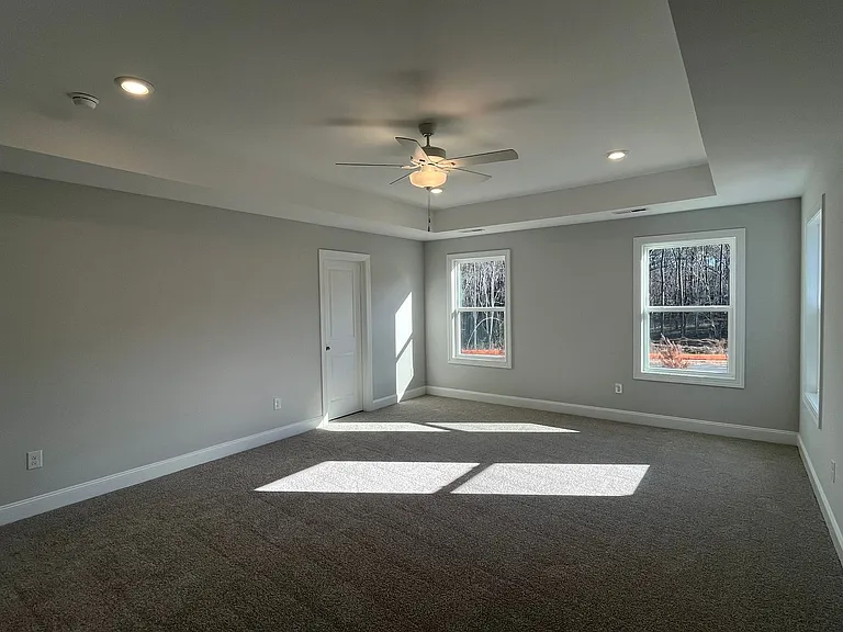 816 Challenger Ln — Photo 16