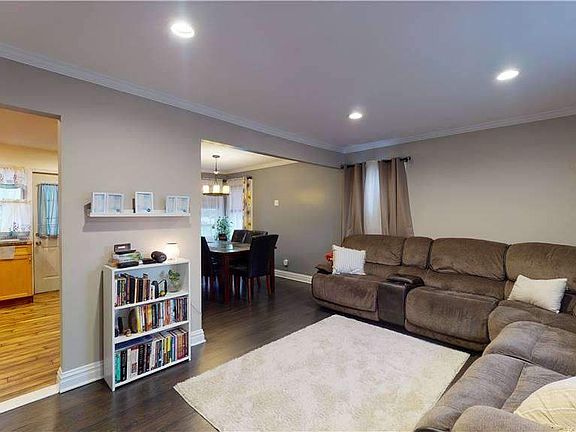 3rd image of 49 Gilroy Ave