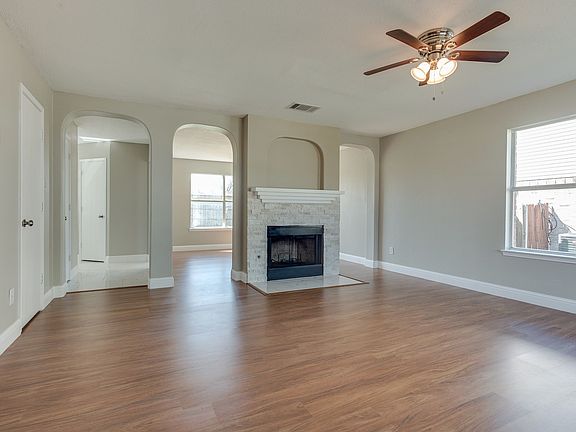 2nd image of 652 Aqua Dr
