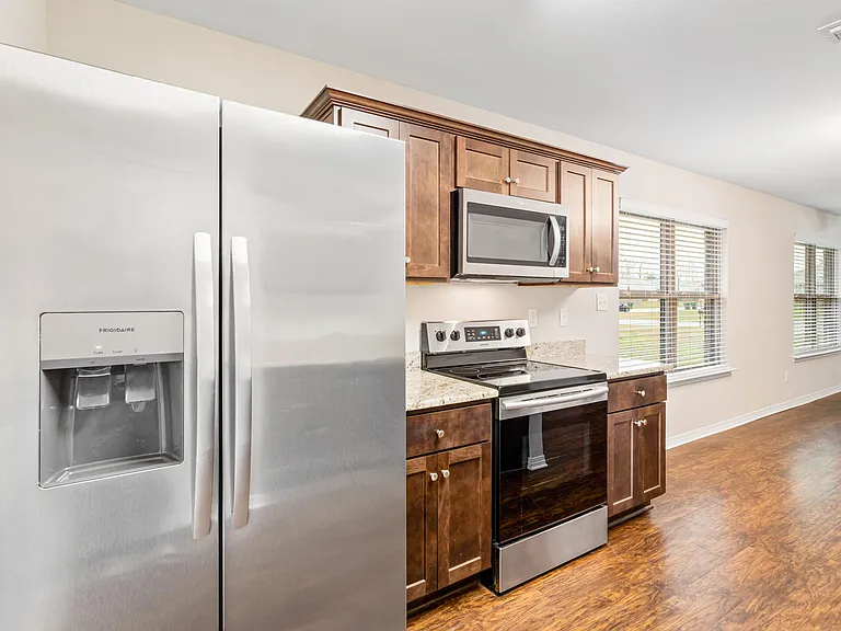 3836 Chesterfield Ln — Photo 6