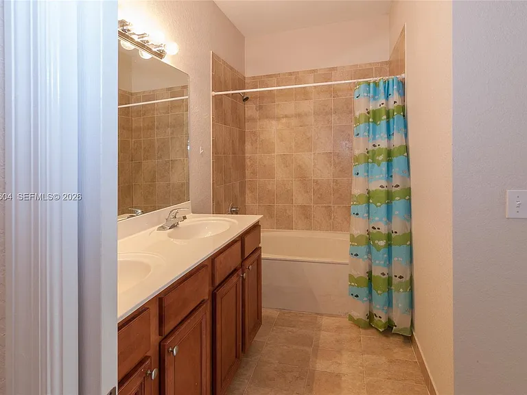 1036 NE 208th St #1036 — Photo 7