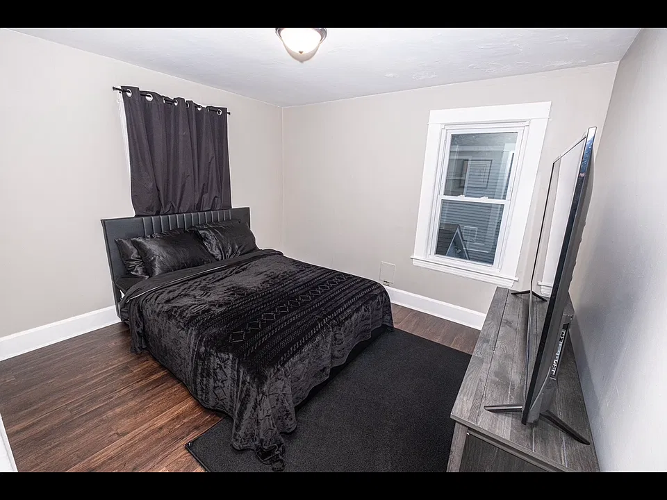 17 Lovewell St #1/2